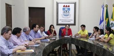 Reitora da UVA recebe comissão do DCE