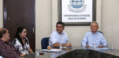 Prefeitura de Sobral e UVA debatem sobre parcerias