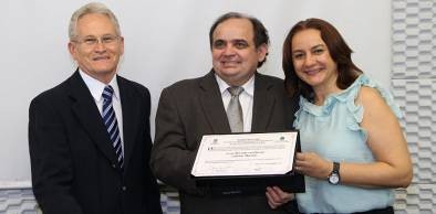 UVA confere o título de Livre Docente em Direito a Dimas Macêdo