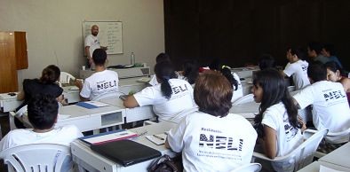 Estudantes de Letras da UVA debatem o ensino de línguas estrangeiras