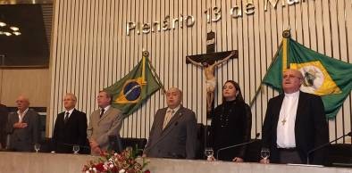 Assembleia realiza sessão solene em homenagem aos 45 anos da UVA