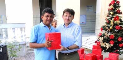 UVA realiza confraternização natalina na Praça da Integração