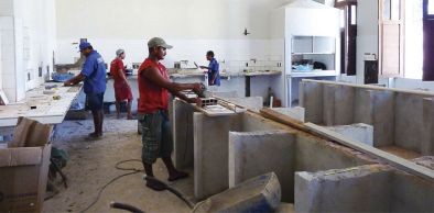 Reformas nos laboratórios de Biologia e Química devem melhorar a qualidade de ensino e pesquisa