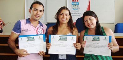 Estudantes recebem premiação por trabalhos de Iniciação à Docência   