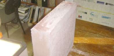 Concreto translúcido desenvolvido na UVA é apresentado no CCET.