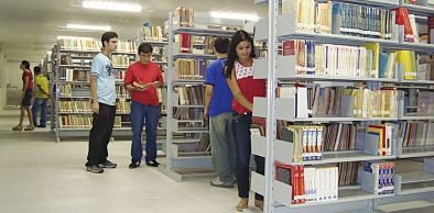 UVA inicia processo de compra de 2 mil novos livros 