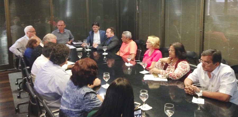 Projeto de Lei que institui PCCV de servidores técnico-administrativos da UVA, UECE e URCA é assinado pelo Governador Camilo Santana