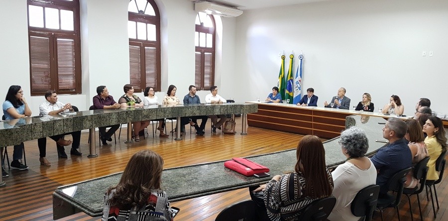 Reitor da UVA dá posse a seis novos professores aprovados em Concurso Público