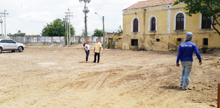 Prefeito de Sobral visita obras do Restaurante Universitário