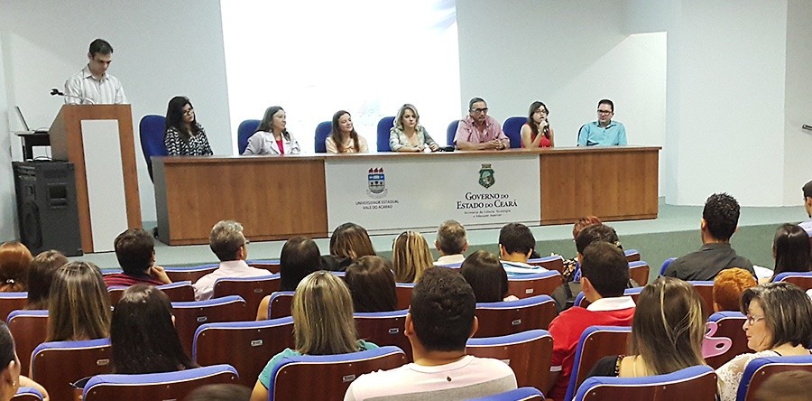 Alunos do 1º Semestre do Curso de Enfermagem participam de Cerimônia do Jaleco 2015.1