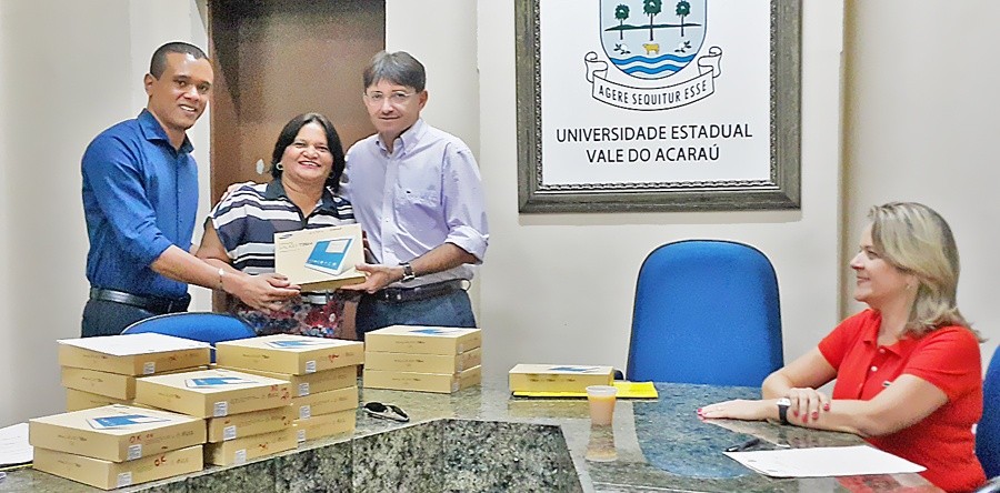 Reitoria da UVA entrega novos equipamentos de informática a setores administrativos da Universidade