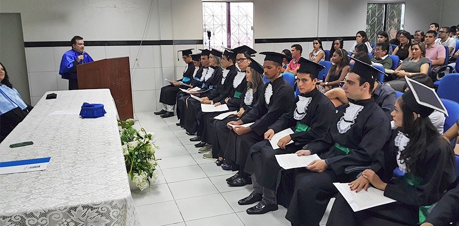 UVA Outorga Grau a formandos do Semestre 2015.2 admitidos em programas de Pós-Graduação e Concurso Público