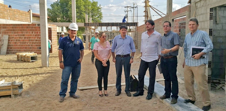 Ex-Governador Cid Gomes visita obras do Restaurante Universitário da UVA
