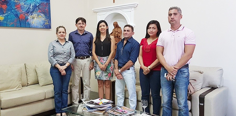 Reitor dá posse à nova professora do Curso de Química da UVA