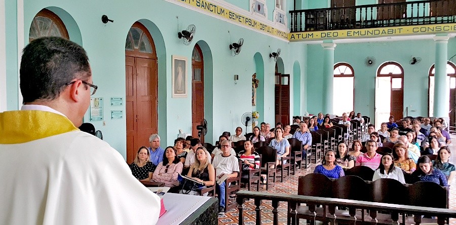 Missa celebra memória do ex-reitor Teodoro Soares no campus da Betânia