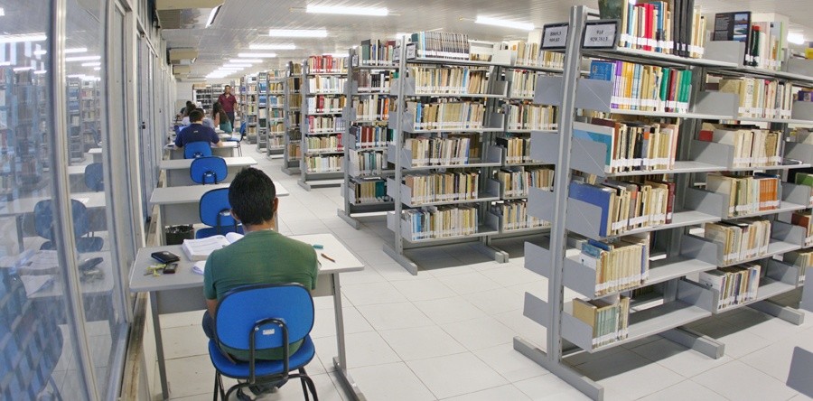 Governo do Estado destina recurso para aquisição de novos livros para o Sistema de Bibliotecas da UVA