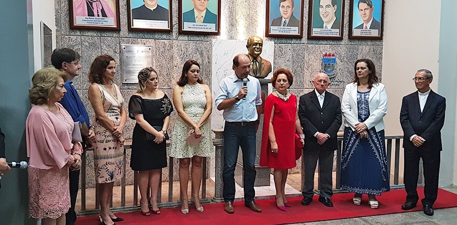 UVA inaugura busto em homenagem ao reitor Teodoro Soares, no campus Betânia