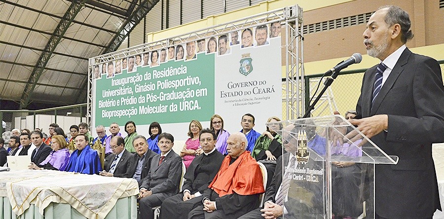 Reitor da UVA participa da solenidade de posse do novo reitor da URCA