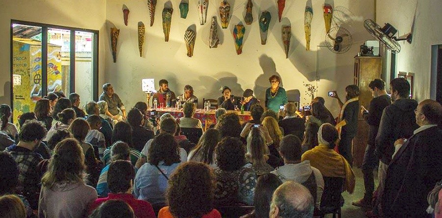 Professor da UVA profere palestra durante inauguração da Escola de Economia Solidária do Butantã, em São Paulo.