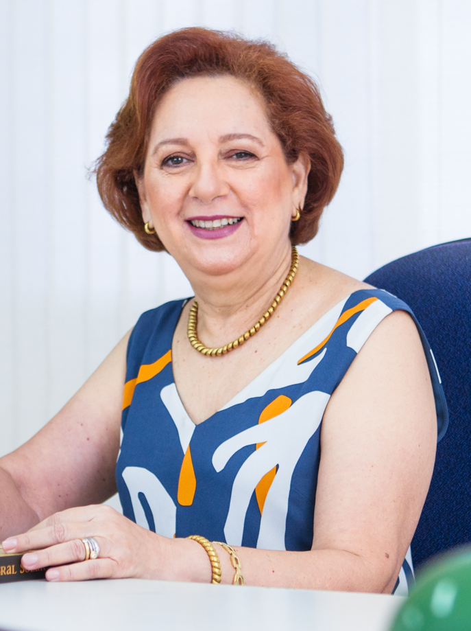 UVA concede título de Doutor Honoris Causa à professora Ada Pimentel