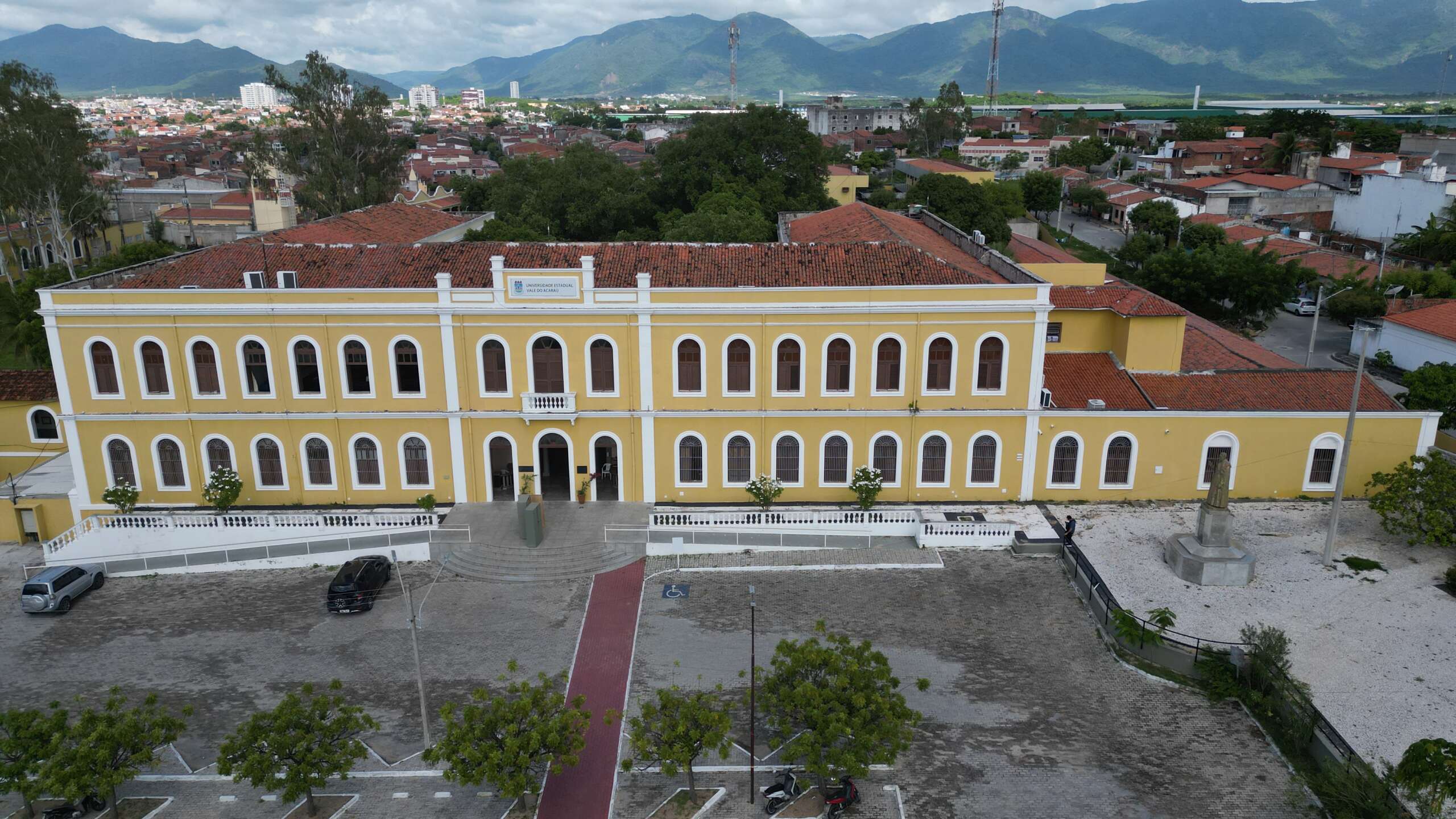RESULTADO DA CONSULTA PÚBLICA PARA OS CARGOS DE REITOR (A) E VICE-REITOR (A) DA UNIVERSIDADE ESTADUAL VALE DO ACARAÚ